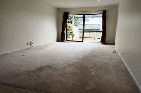 Photo of property in 25 Spalding Rise, Golflands, Auckland, 2013