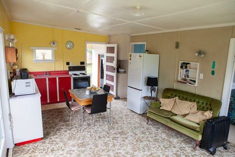 Photo of property in 23 Point Road, Mokau, 4376