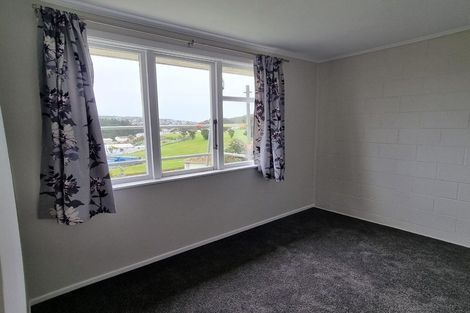 Photo of property in 20a-b Kokiri Crescent, Waitangirua, Porirua, 5024
