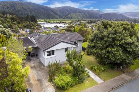 Photo of property in 16 Duncraig Street, Silverstream, Upper Hutt, 5019