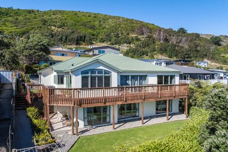 Photo of property in 56 Kakariki Grove, Waikanae, 5036