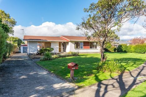 Photo of property in 18 Nimmo Avenue West, Waikanae, 5036
