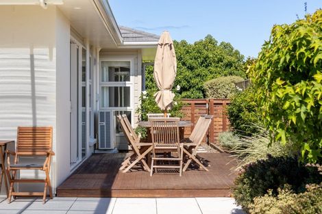 Photo of property in 26 Otupoa Way, Paraparaumu, 5032