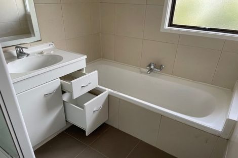 Photo of property in 104 Spinella Drive, Bayview, Auckland, 0629