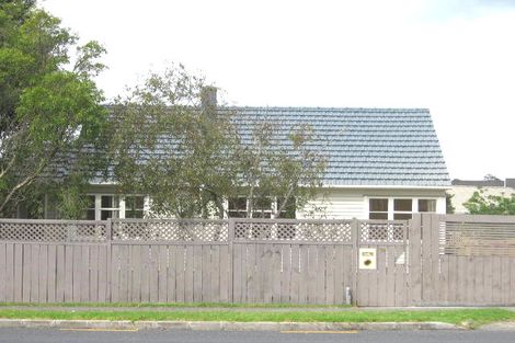 Photo of property in 76 Titirangi Road, New Lynn, Auckland, 0600