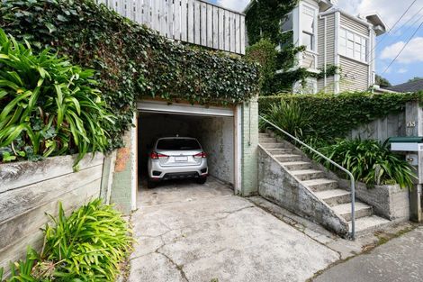 Photo of property in 35 Upper Bourke Street, Kilbirnie, Wellington, 6022