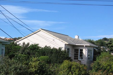 Photo of property in 122 Tauhinu Road, Miramar, Wellington, 6022