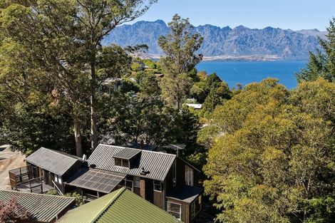 Photo of property in 44 Arawata Terrace, Sunshine Bay, Queenstown, 9300