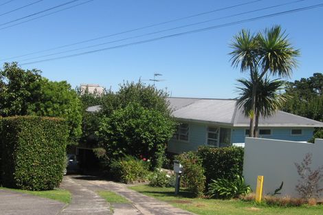 Photo of property in 37 Tobruk Crescent, Milford, Auckland, 0620