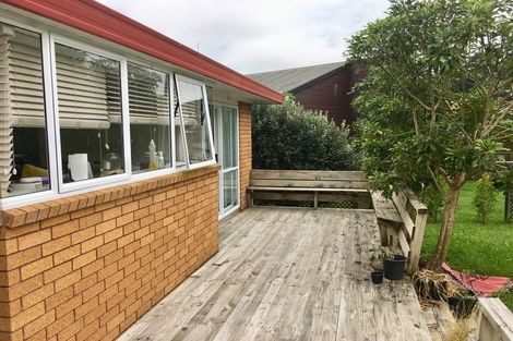 Photo of property in 3 Lochend Place, Highland Park, Auckland, 2010