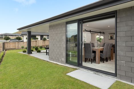 Photo of property in 2 Moira Close, Welcome Bay, Tauranga, 3175