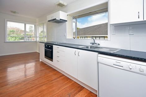 Photo of property in 16 Tui Crescent, Manurewa, Auckland, 2102