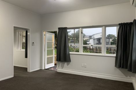 Photo of property in 72 Alexander Street, Cockle Bay, Auckland, 2014
