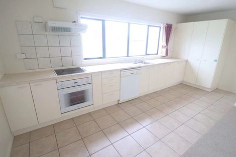Photo of property in Krisley Court, 1/6 Ambrico Place, New Lynn, Auckland, 0600