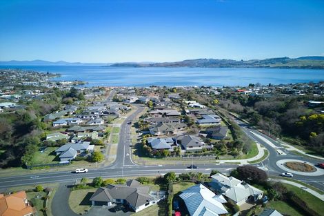Photo of property in 2/94 Harvey Street, Waipahihi, Taupo, 3330