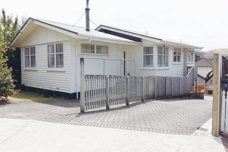 Photo of property in 7 Terrance Grove, Paparangi, Wellington, 6037