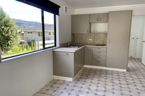 Photo of property in 25 Seaview Crescent, Picton, 7220
