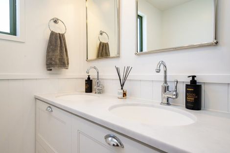 Photo of property in 43 Mcdonnell Road, Arrowtown, 9302