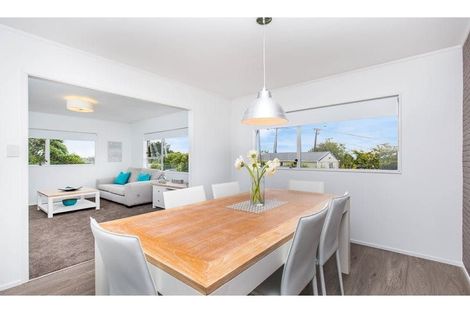 Photo of property in 1/52 Arran Road, Browns Bay, Auckland, 0630