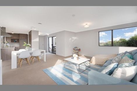 Photo of property in 150 Aviemore Drive, Highland Park, Auckland, 2010