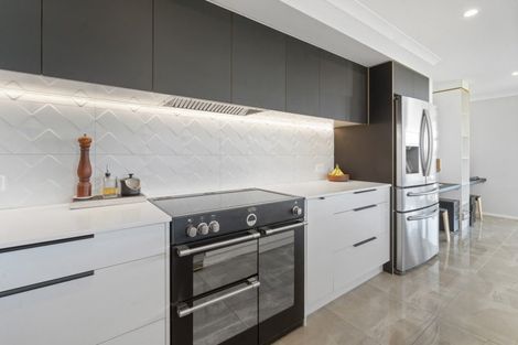 Photo of property in 17 Charlotte Drive, Omokoroa, 3114