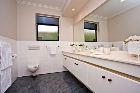 Photo of property in 52 Onetaunga Road, Chatswood, Auckland, 0626