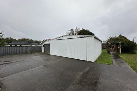 Photo of property in 72 Queenwood Road, Levin, 5510