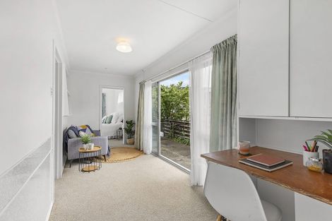 Photo of property in 10 Findlay Street, Tawa, Wellington, 5028