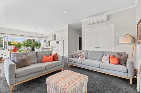 Photo of property in 81c Reading Street, Greytown, 5712