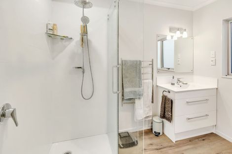 Photo of property in 12 Stonebridge Park Drive, Holdens Bay, Rotorua, 3010