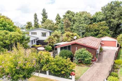 Photo of property in 15 Hibiscus Avenue, Hamilton Lake, Hamilton, 3204