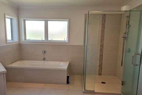 Photo of property in 873a Beach Road, Waiake, Auckland, 0630