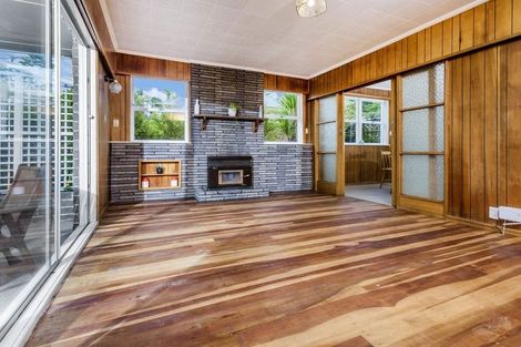 Photo of property in 12 Outlook Road, Greenhithe, Auckland, 0632