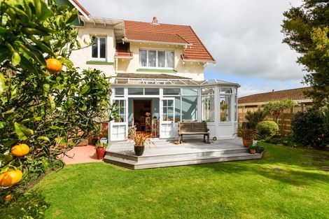 Photo of property in 15 Annandale Avenue, Takaro, Palmerston North, 4410