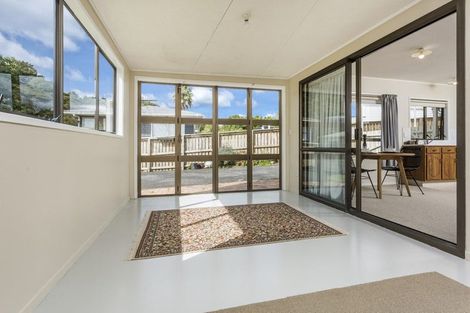 Photo of property in 64 Eskdale Road, Birkdale, Auckland, 0626