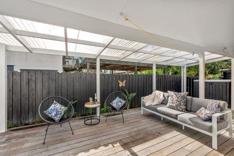 Photo of property in 1/69 Bay Street, Red Beach, 0932