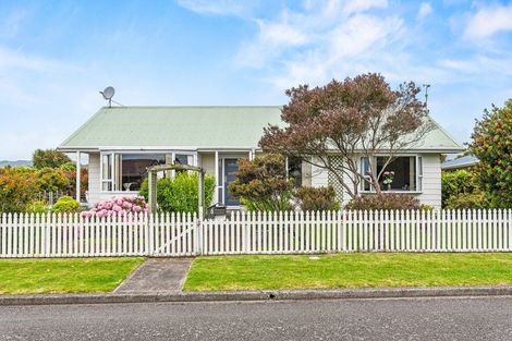 Photo of property in 3 Sharda Grove, Paraparaumu Beach, Paraparaumu, 5032