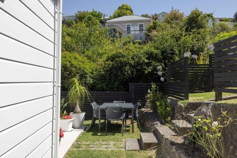 Photo of property in 33 Coote Road, Bluff Hill, Napier, 4110