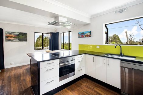 Photo of property in 136 Mountain Road, Henderson Valley, Auckland, 0612