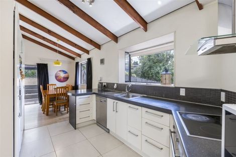 Photo of property in 21 Springtime Crescent, Stanmore Bay, Whangaparaoa, 0932
