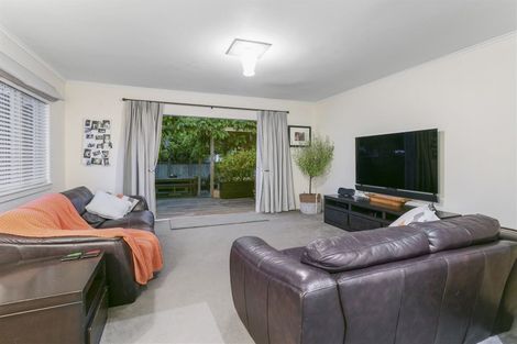 Photo of property in 1/105 Nile Road, Milford, Auckland, 0620