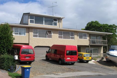 Photo of property in 2/17 Robin Lane, Browns Bay, Auckland, 0630