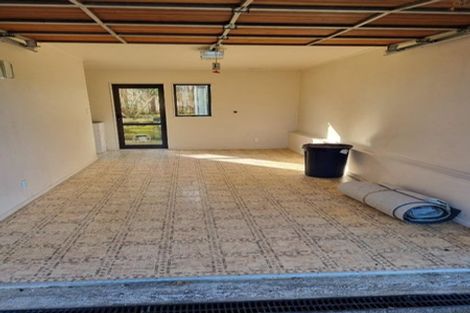 Photo of property in 3/102 Greenhithe Road, Greenhithe, Auckland, 0632