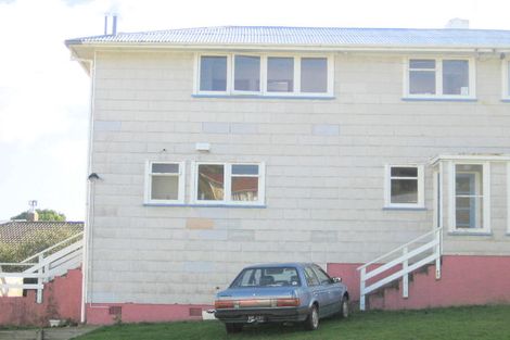 Photo of property in 31-33 Cornwall Crescent, Cannons Creek, Porirua, 5024