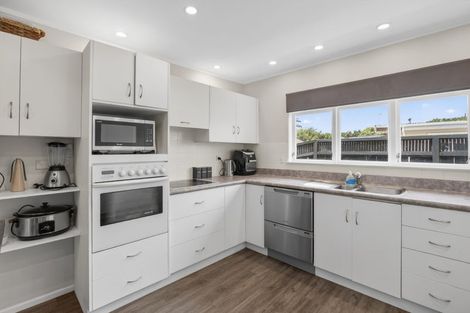 Photo of property in 57 Donovan Road, Paraparaumu Beach, Paraparaumu, 5032