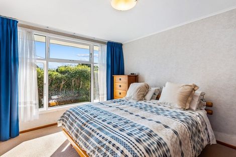 Photo of property in 18 Rua Road, Paraparaumu Beach, Paraparaumu, 5032