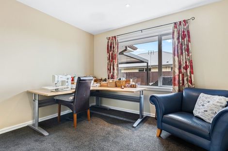 Photo of property in 17 Pimlico Place, Rangiora, 7400