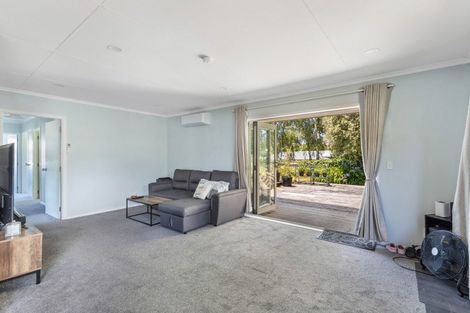 Photo of property in 2 Te Ngaere Place, Merrilands, New Plymouth, 4312