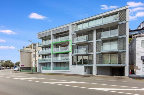 Photo of property in Aqua, 6/74 Oriental Parade, Oriental Bay, Wellington, 6011