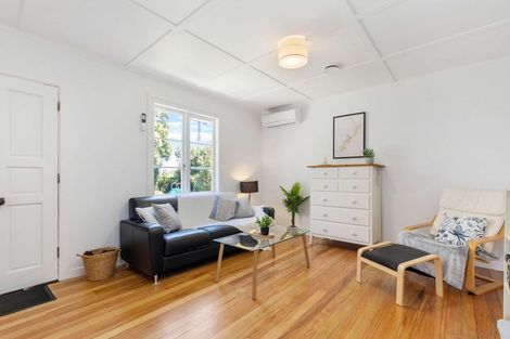 Photo of property in 64 Gloucester Road, Manurewa, Auckland, 2102